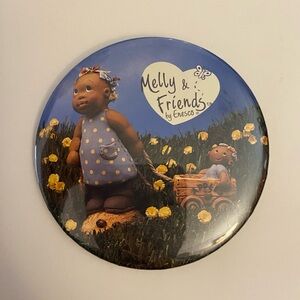 Melly & Friends Enesco button